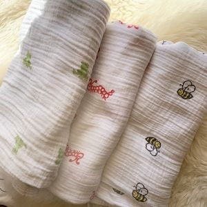 Aden+Anais muslin baby swaddles